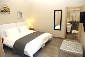 Deluxe Double or Twin Room | Frette Italian sheets, down comforters, free minibar, in-room safe