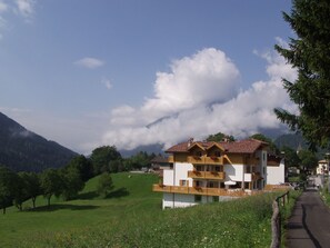 Aerial view - Albergo Garnì La Soldanella (Pinzolo)