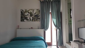 Select Comfort beds, minibar, individually furnished, desk - Bed & Breakfast Tra le Mura (Polignano a Mare)