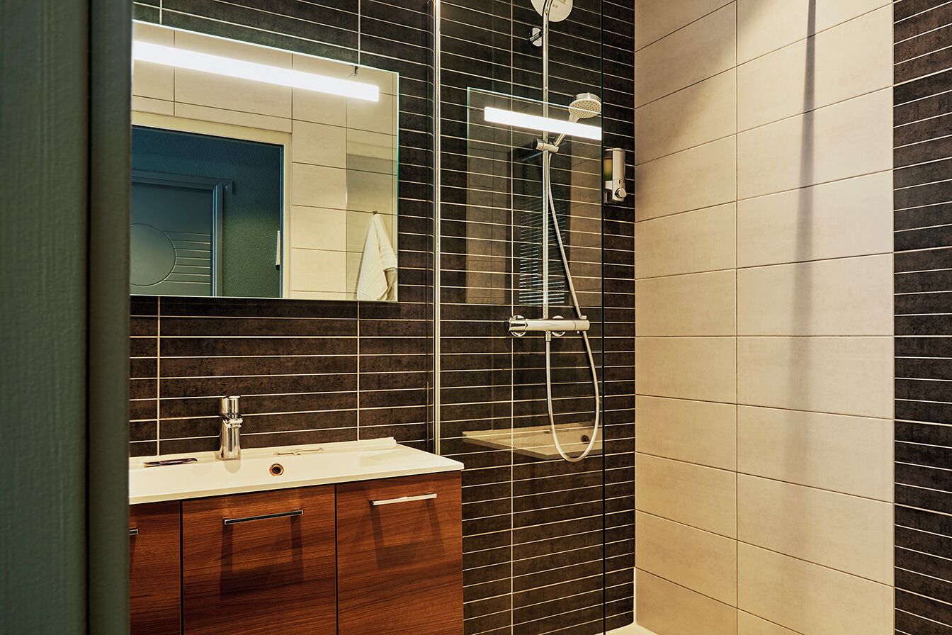 cottage, garden view, annex building | bathroom | shower, towels