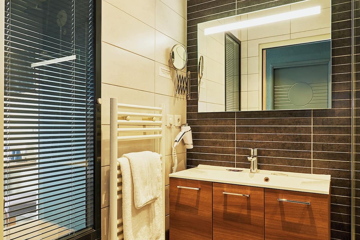 cottage, garden view, annex building | bathroom | shower, towels