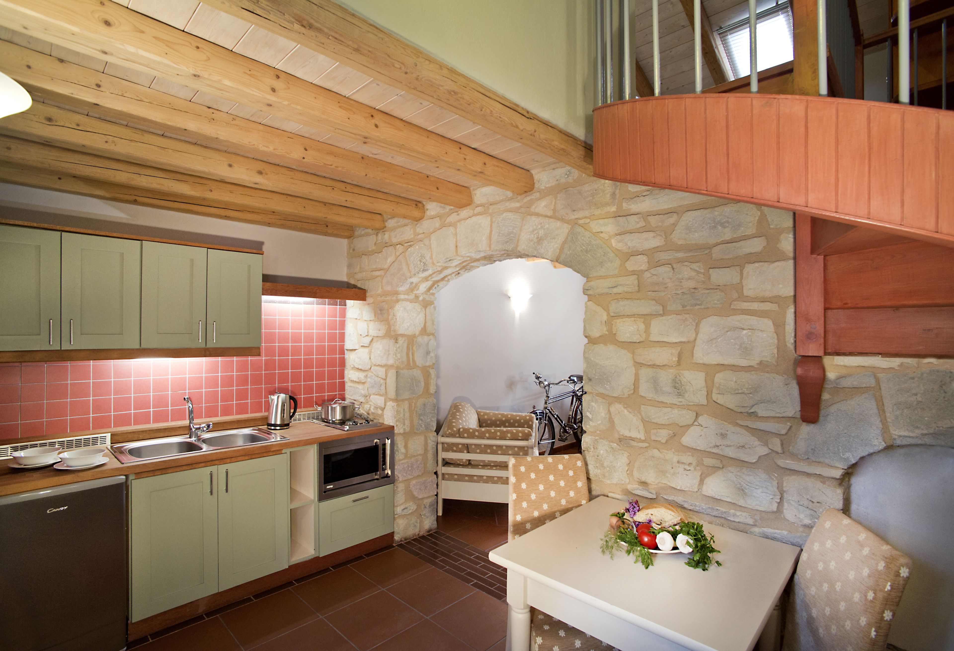 studio | living room | 22-inch lcd tv with satellite channels, tv, dvd player