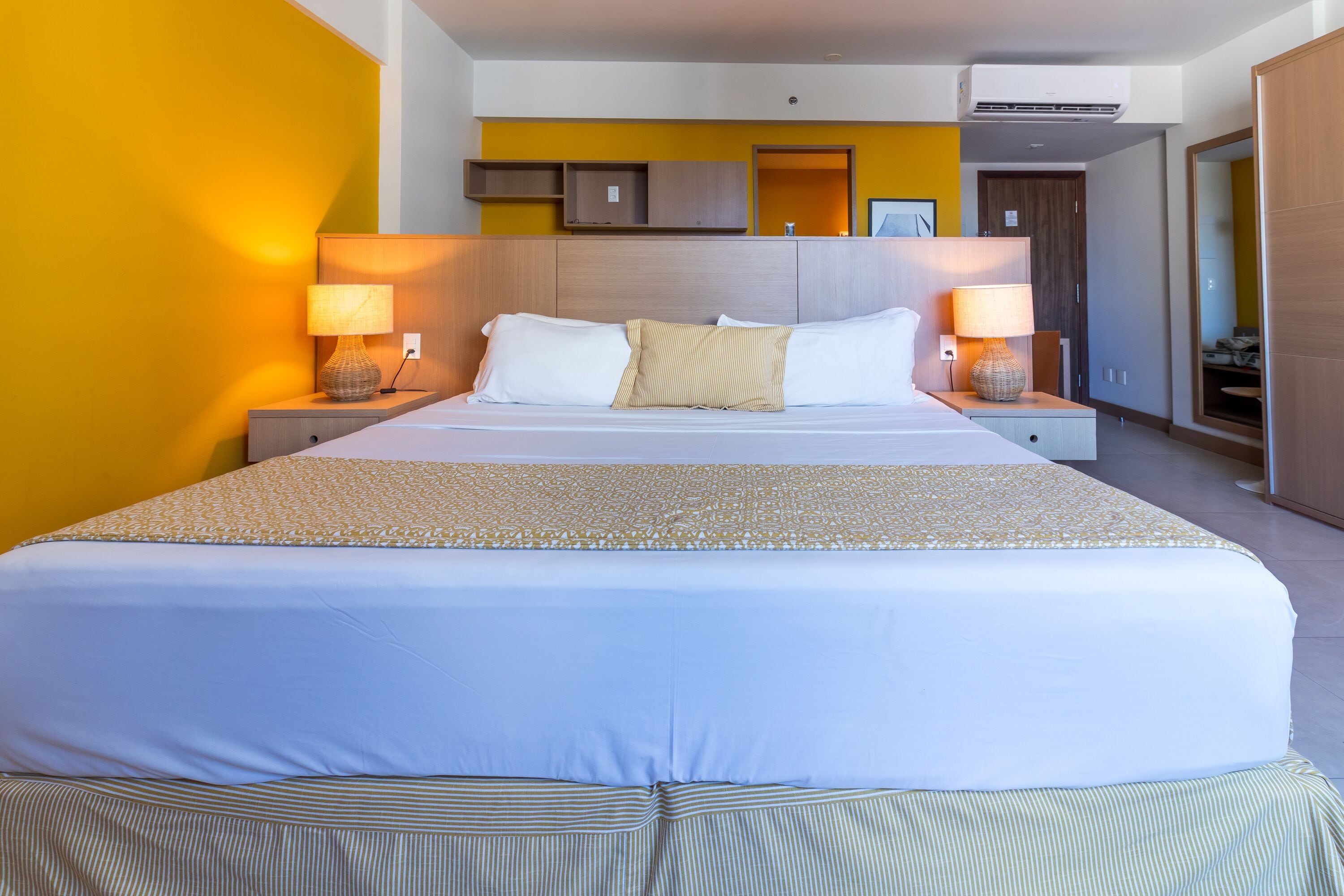 Quarto luxo | 1 quarto, camas com colchões pillow-top, frigobar, cofres nos quartos