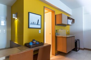 Deluxe Room, Multiple Beds | 1 bedroom, pillow-top beds, minibar, in-room safe