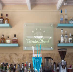 Poolside bar
