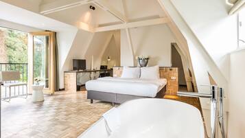 Premium Suite | Premium bedding, minibar, blackout drapes, cribs/infant beds