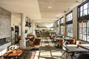 Daily full breakfast (EUR 19.50 per person) - Hotel Bleecker (Bloemendaal)