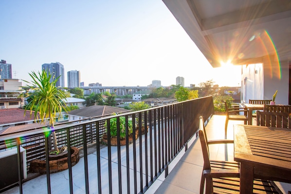Terrace/patio - Lily Hotel Bangkok (Bangkok)