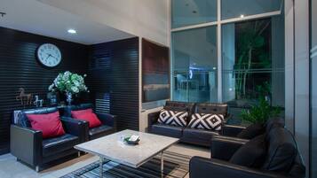 Coin salon dans le hall