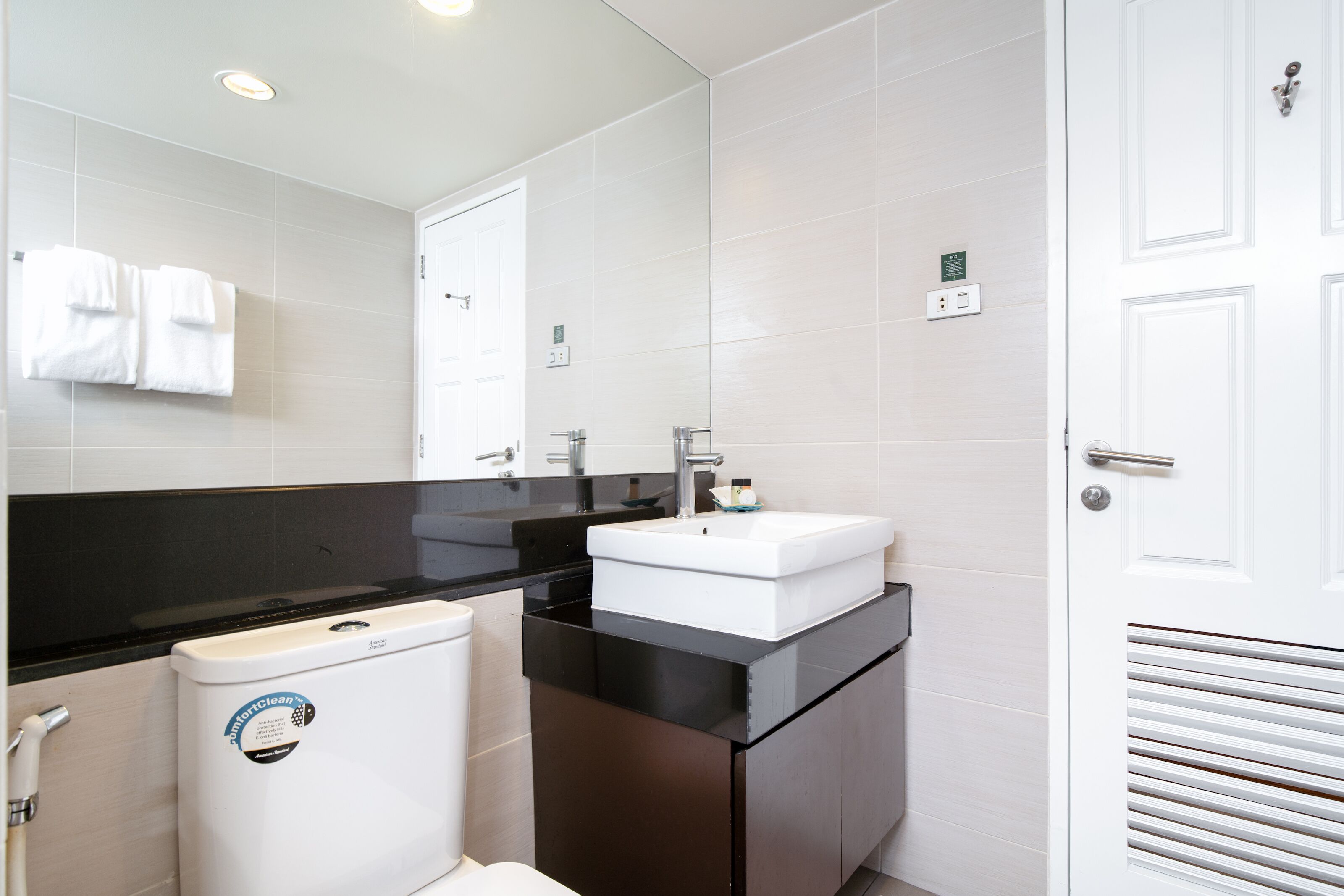 superior double room | bathroom | shower, free toiletries, hair dryer, slippers