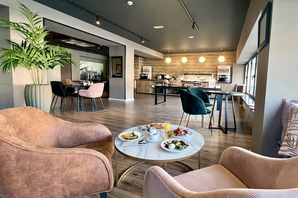 Hotel Acta Madfor