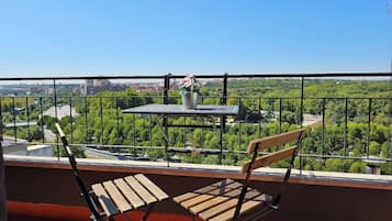 Habitación doble superior | Caja fuerte, escritorio, cortinas opacas y sistema de insonorización