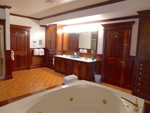 Bathroom - B & B Ranch (Fly Creek)