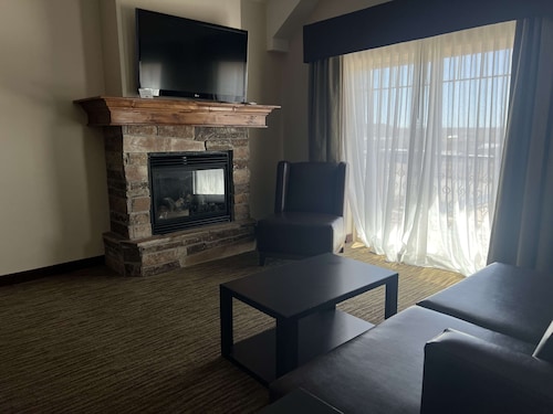 Best Western Plus Landmark Hotel