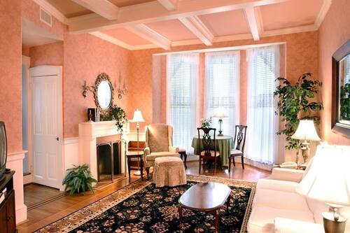 Suite, 1 King Bed with Sofa bed | Living room