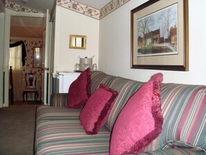 Suite, 1 King Bed with Sofa bed | Living room | TV