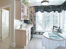 Refrigerador y cafetera y tetera