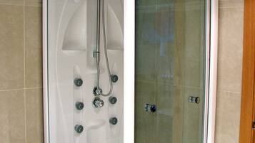 Superior Double Room (Family) | Bathroom | Hair dryer, bidet, towels