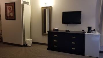 Deluxe Room, 2 Queen Beds, Accessible, Non Smoking | Desk, free WiFi, bed sheets, alarm clocks