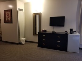 Deluxe Room, 2 Queen Beds, Accessible, Non Smoking | Desk, free WiFi, bed sheets, alarm clocks