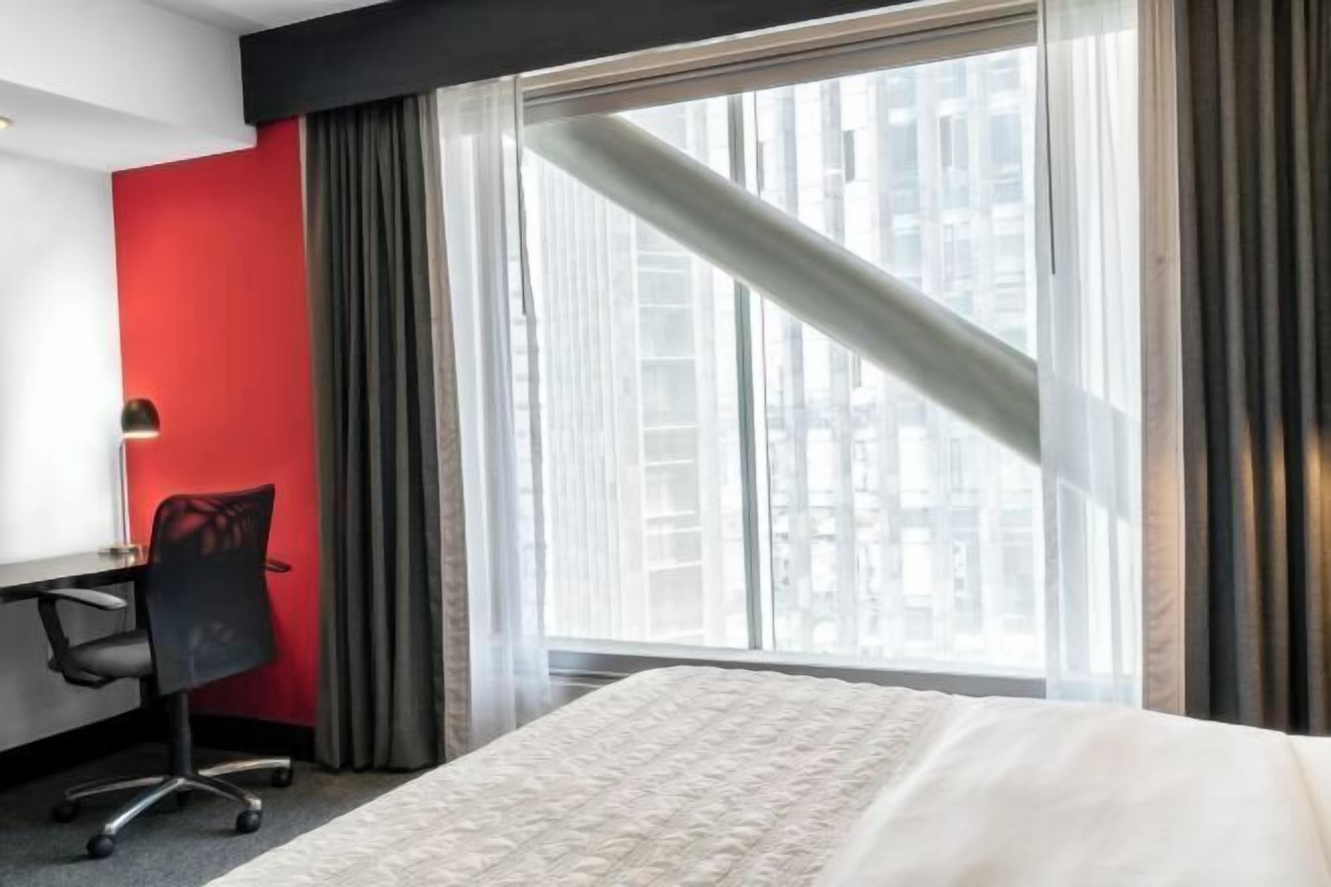 Premium bedding, minibar, in-room safe, desk