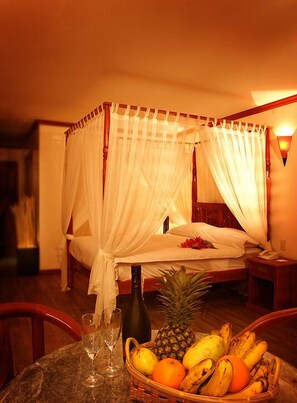 华丽客房, 多张床 | 迷你吧、客房内保险箱、办公桌、熨斗/熨板