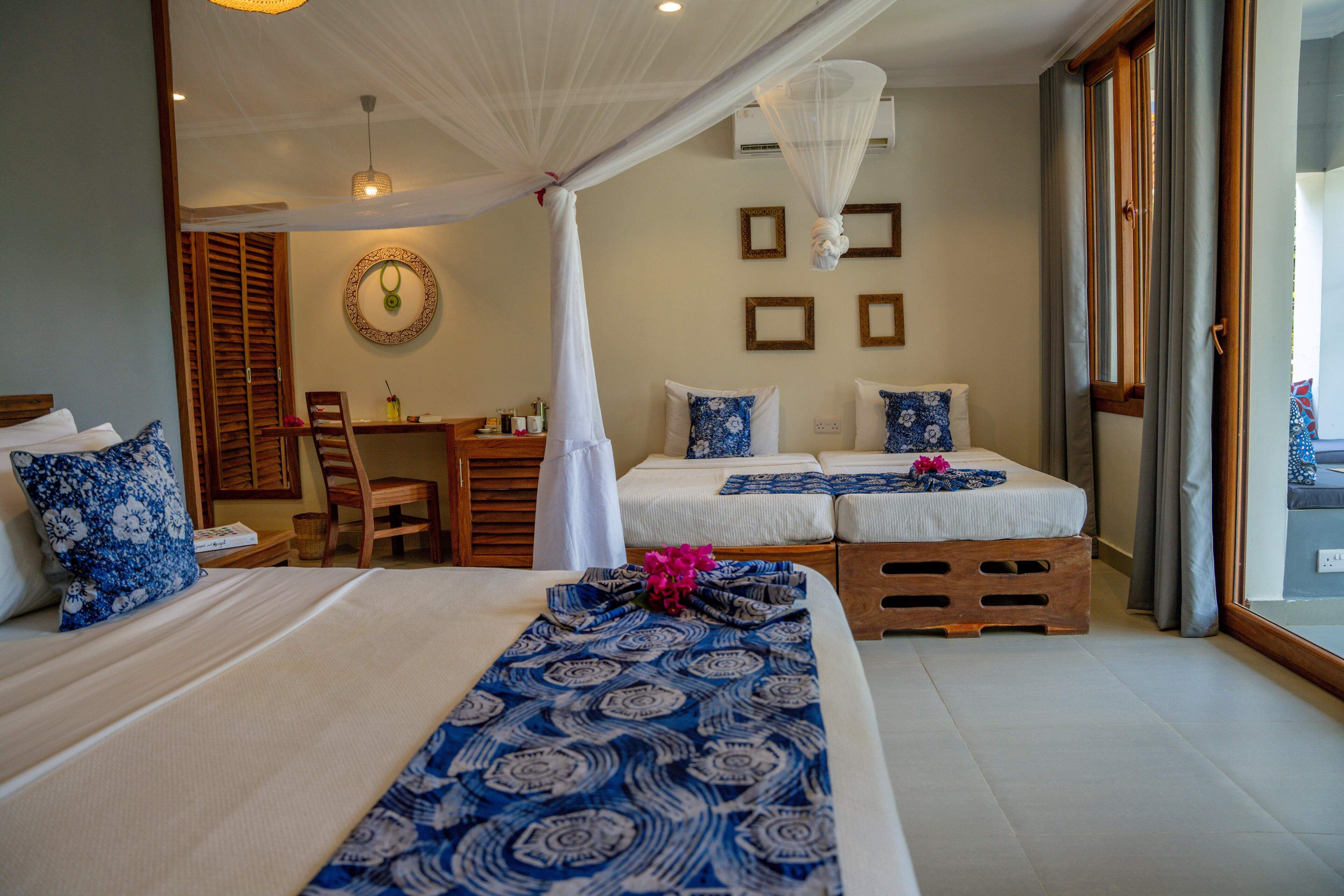 standard double room, sea view | extra beds