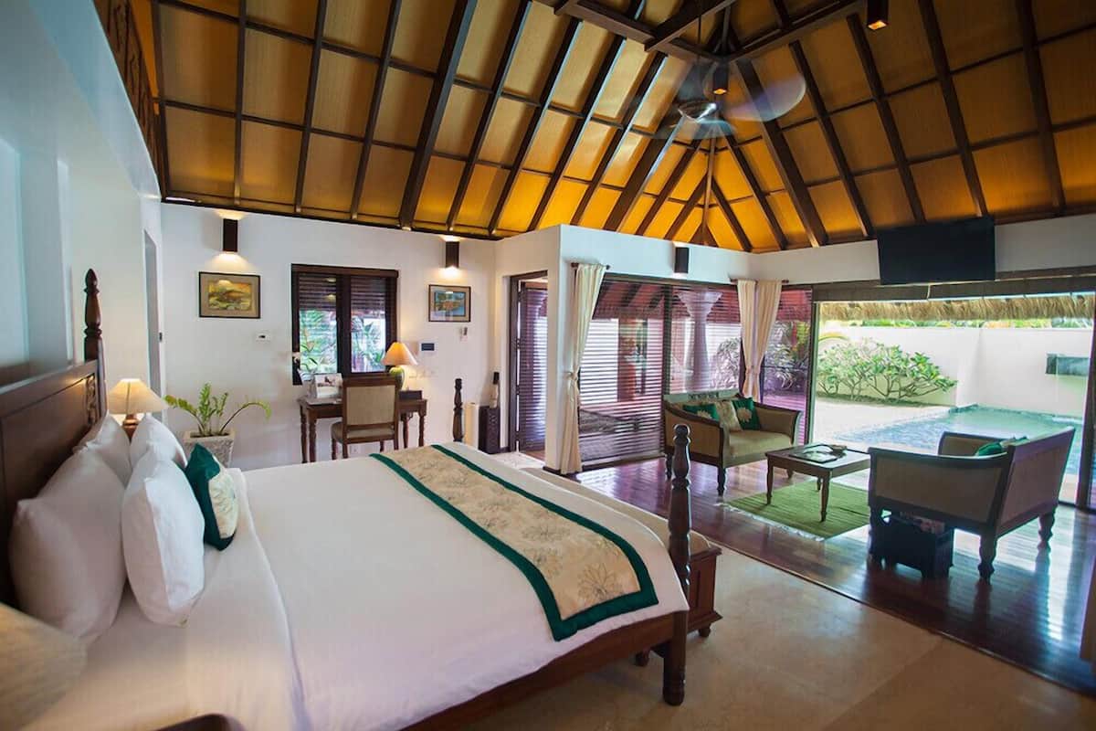 premium bedding, minibar, in-room safe, soundproofing