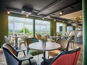 Daily buffet breakfast for a fee - Kyriad Rouen Sud - Val De Reuil (Val-de-Reuil)