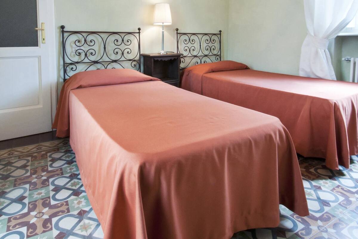 Standard Twin Room, Private Bathroom