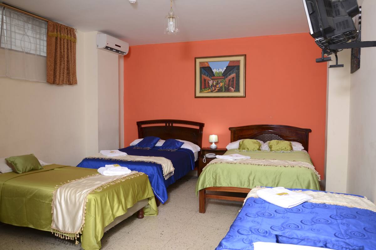 Family Room | Premium bedding, down comforters, Select Comfort beds