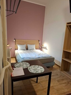 Small Apartment Hegedus Gyula utca 16 | Cots/infant beds, free WiFi