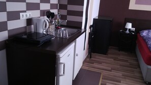 Large Apartment Hegedus Gyula utca 16 | Private kitchenette