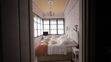 Superior Double Room, 1 King Bed, Allergy Friendly | Premium bedding, down comforters, pillowtop beds, minibar