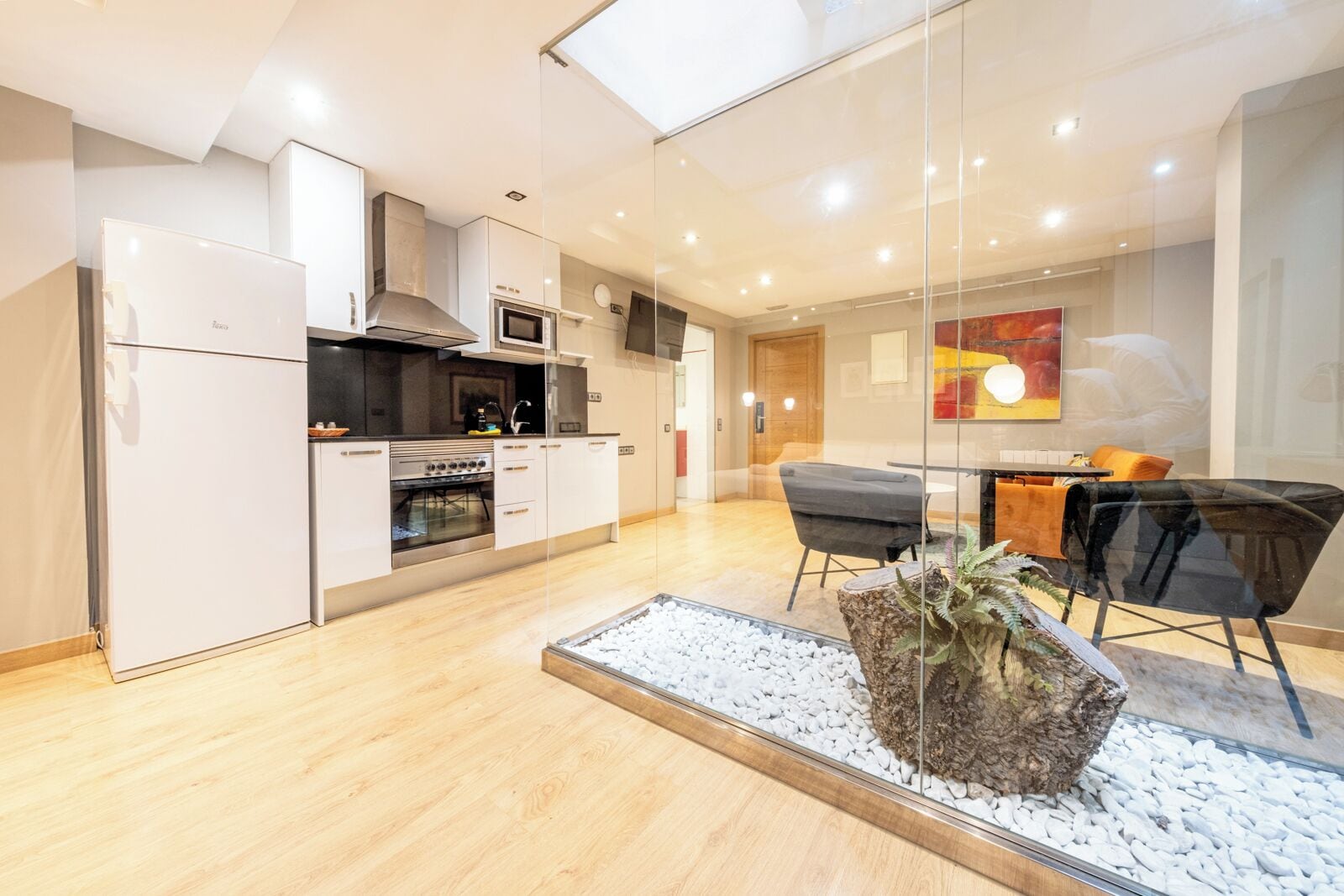 Standard-Studio | Wohnbereich | Fernseher