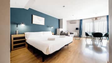 Standard Studio | Living area | TV