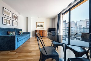 Apartamento estándar, 1 habitación, cocina | Zona de estar | Una televisión