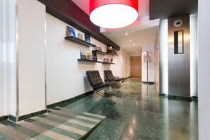Lobby - AinB Sagrada Familia Apartments (Barcelona)
