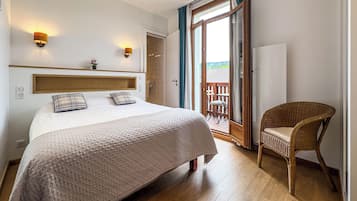 Double Room | Premium bedding, in-room safe, desk, laptop workspace
