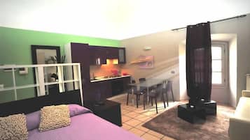 Junior Suite, Private Bathroom | Memory foam beds, individually furnished, soundproofing, rollaway beds