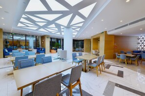 Free daily buffet breakfast - Holiday Inn Express Tianshui City Center, an IHG Hotel (Tianshui)