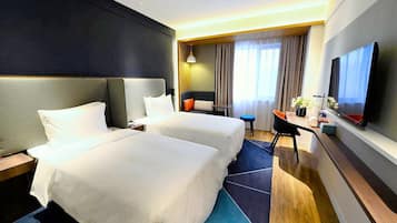 Premium bedding, in-room safe, desk, iron/ironing board