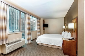 Room, 1 King Bed, Accessible, City View (Bathtub) | In-room safe, blackout curtains, iron/ironing board, free WiFi