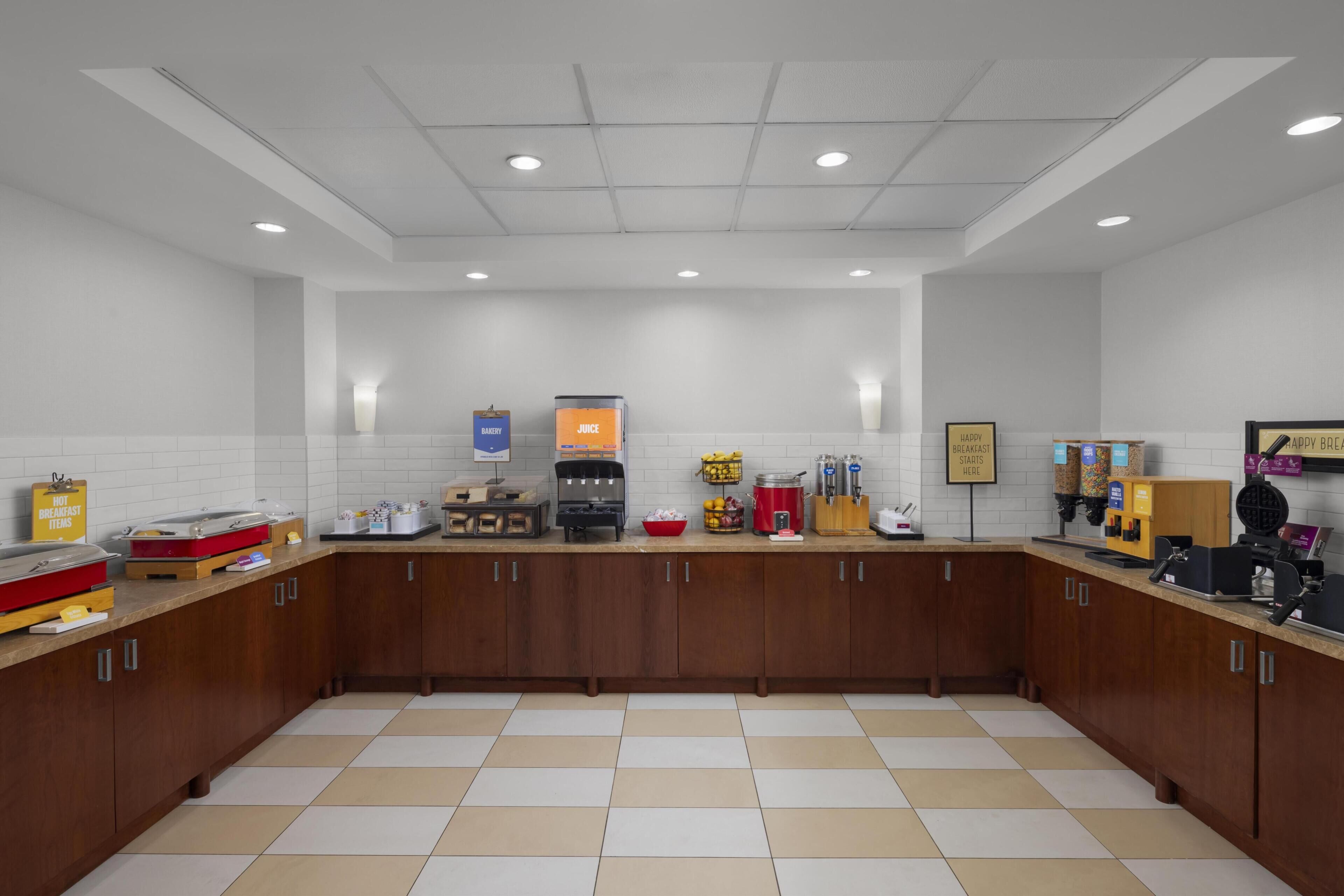 Café da manhã com buffet grátis todos os dias