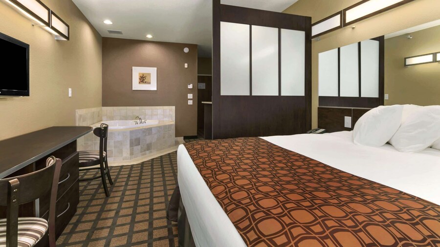 Microtel Inn And Suites Minot