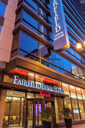 View from property - Fairfield Inn & Suites Chicago Downtown/River North (Chicago)