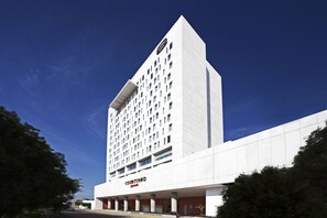 Exterior - Courtyard by Marriott Leon at the Poliforum (León)