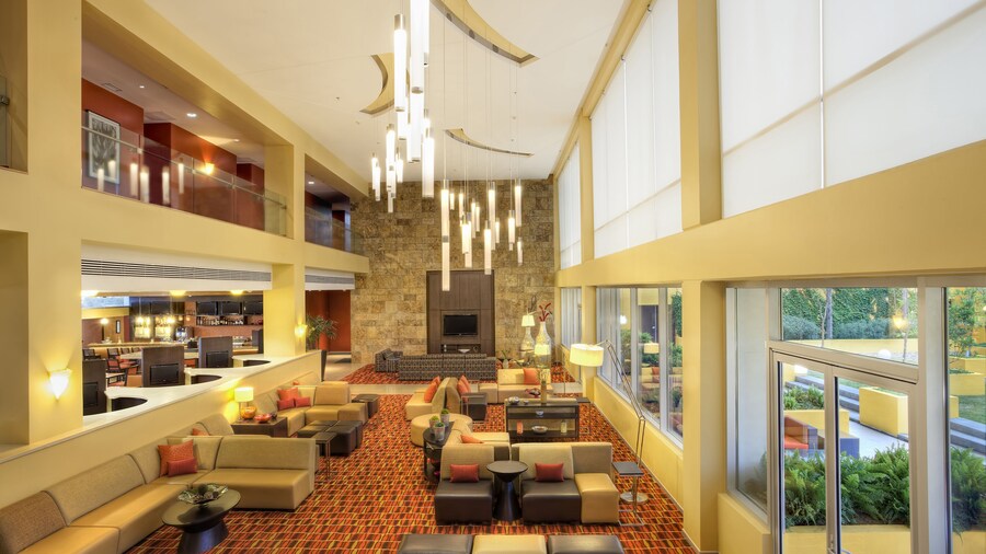 Courtyard by Marriott Leon at the Poliforum