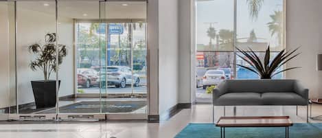 Lobby lounge