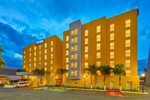 Exterior - City Express by Marriott Querétaro Juríca (Querétaro)
